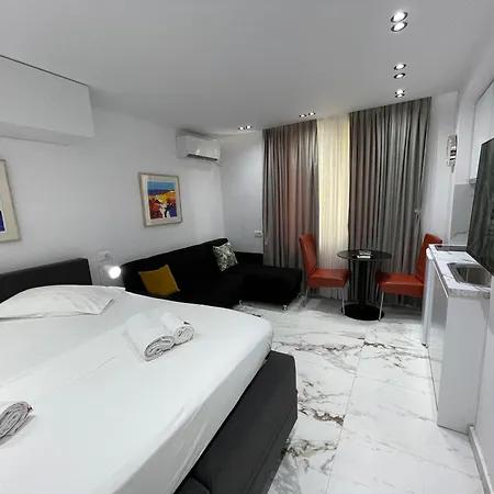 Midnight * تيرانا