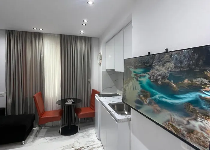 Midnight Apartment *