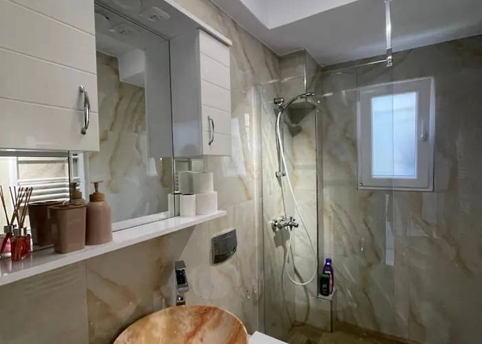 Midnight ティラナ